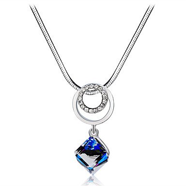 Woman crystal pendant necklace, Fangzuan, crystal romantic, stylish, elegant and lovely necklace jewelry